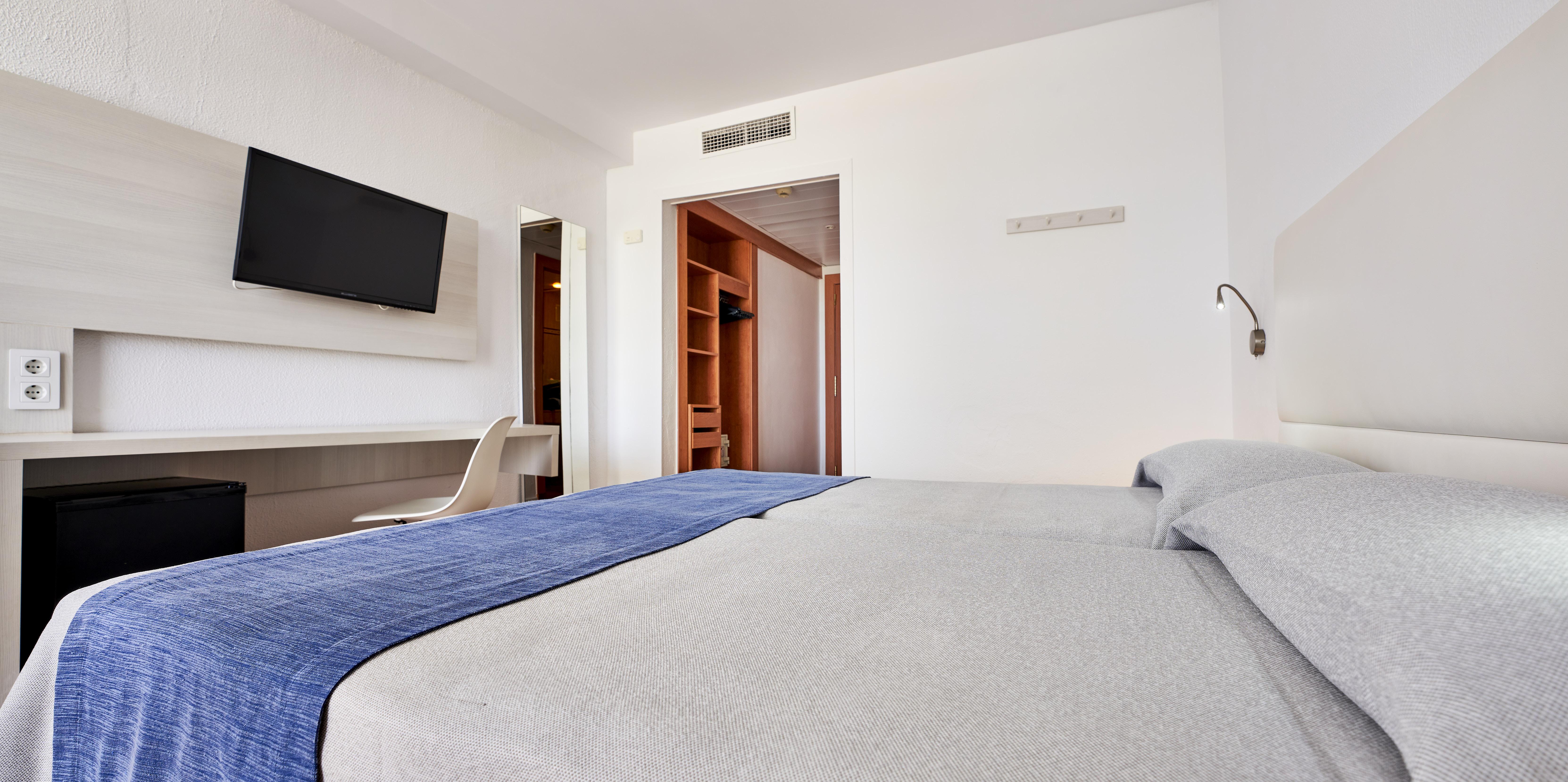 Smartline Cala N Bosch Hotel Калан-Бош Экстерьер фото